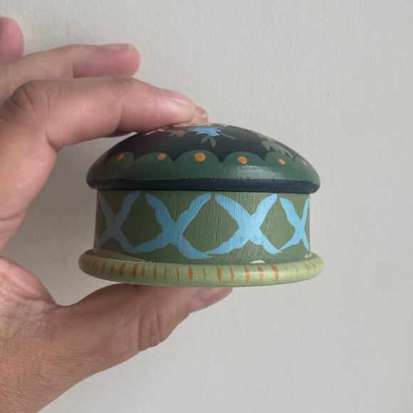 Small Round Hand Painted Vintage Wood Trinket Box Bird Floral Folk Art Homestead - Picture 3 of 5